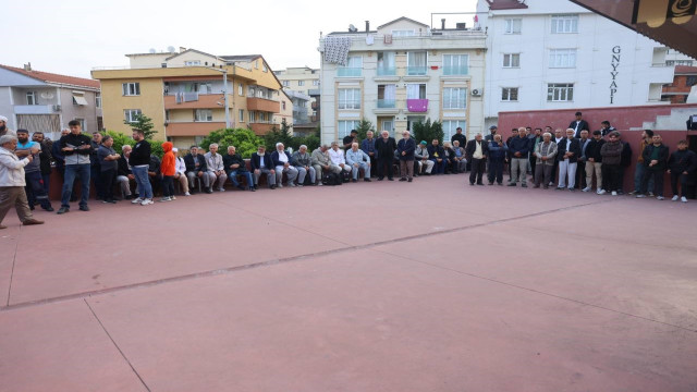 Çayırova’da hacı adayları kutsal topraklara uğurlandı