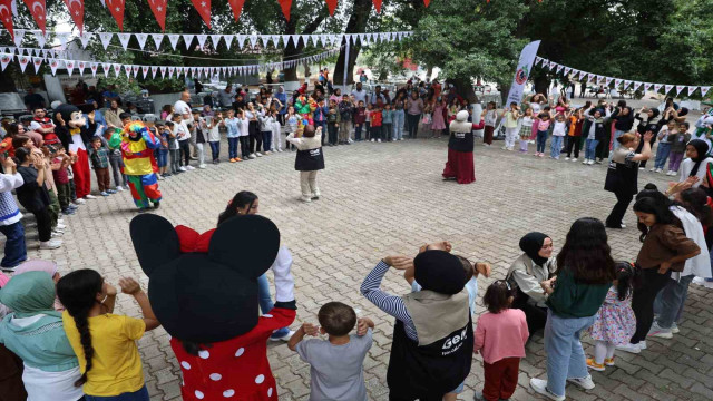 Depremzede 400 öksüz ve yetim çocuk düzenlenen etkinlikte doyasıya eğlendi