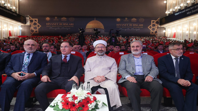 Diyanet İşleri Bakanı Erbaş: ”İslam, dünyayı iyileştirmek için gönderilen bir ilaçtır”