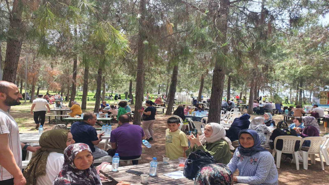 Eğitim Bir Sen Antalya şubesinden annelere özel piknik