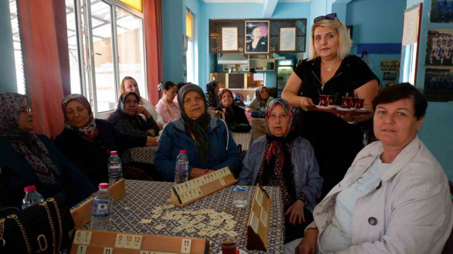 Erkeklerin giremediği kıraathanede kadınlar okeye döndü