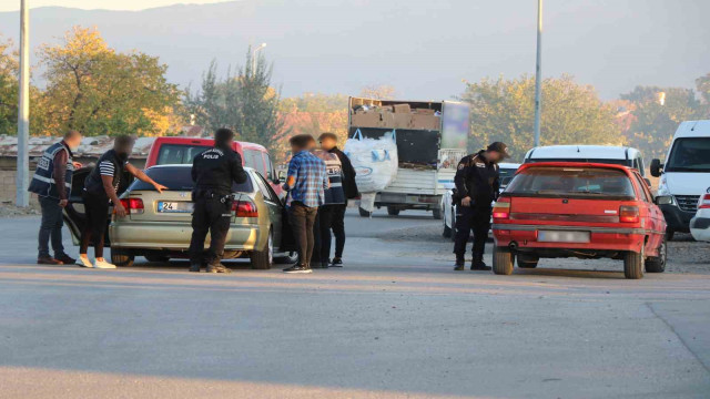 Erzincan’da toplam 18 yıl kesinleşmiş hapis cezası bulunan 15 aranan şahıs yakalandı