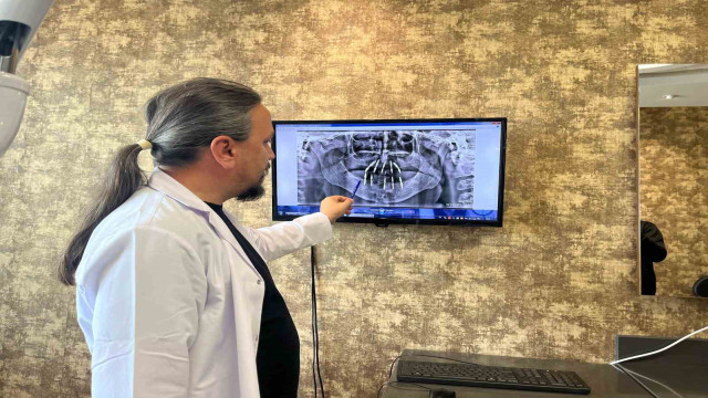 Fizyomer diş hekimi monoblok implantın avantajlarından bahsetti