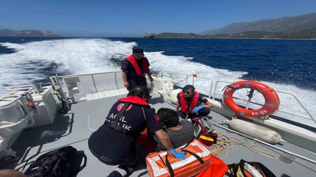 Gemide rahatsızlanan aşçı için Sahil Güvenlik ekibi alarma geçti