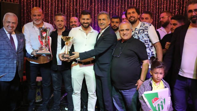 Gemlik Belediyespor şampiyon oldu