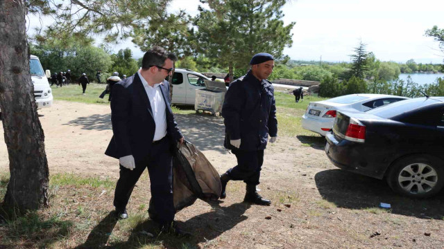 Günyüzü’ndeki ormanlık alanda mıntıka temizliği yapıldı