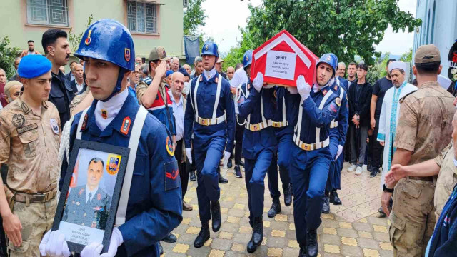 Hataylı şehit son yolculuğuna uğurlandı