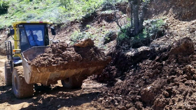 Heyelan nedeniyle kapanan yollar açıldı