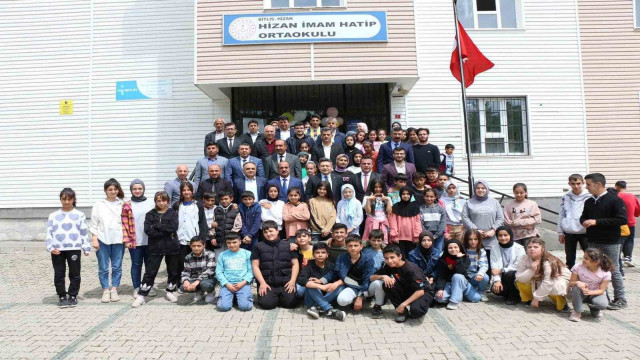 Hizan’da “Bilim Fuarı” sergisi açıldı