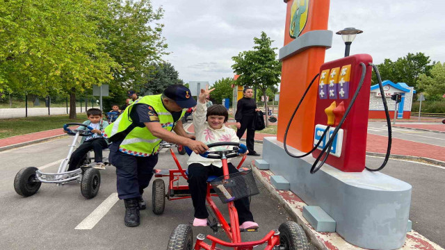 Jandarmadan özel çocuklara trafik eğitimi