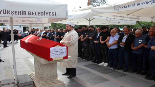 Kalp krizinden vefat eden emniyet müdürü toprağa verildi