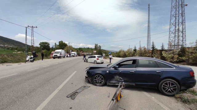 Karabük’te iki otomobil çarpıştı: 3 yaralı