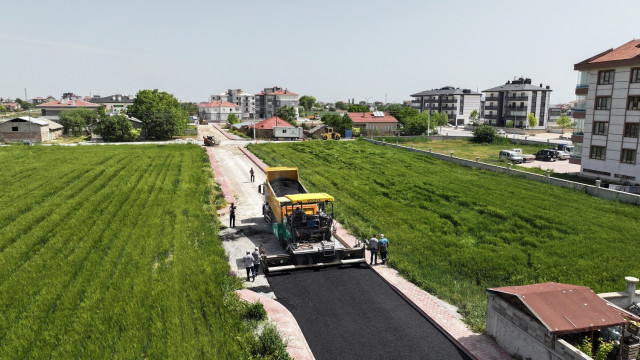 Karatay’da asfalt seferberliği sürüyor