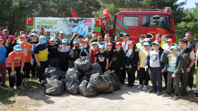 Kazdağları’nda “Orman Benim” etkinliğinde yarım saatte 1 ton çöp topladılar