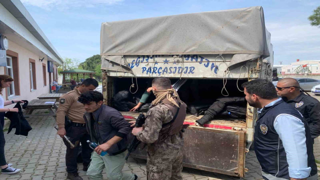 Kırklareli’nde kamyonet kasasında 36 kaçak göçmen yakalandı