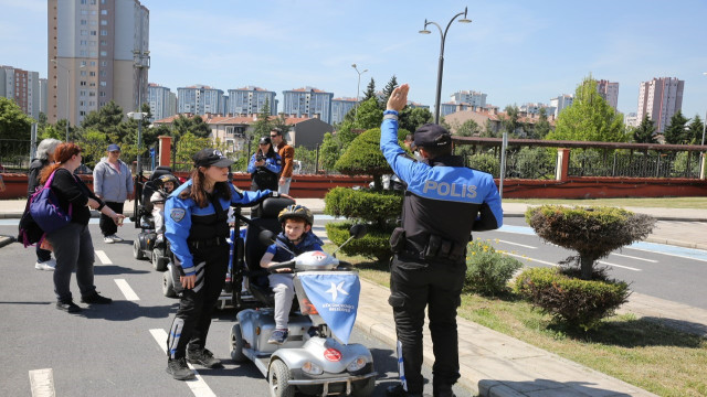 Küçükçekmece’de özel çocuklara trafik eğitimi verildi