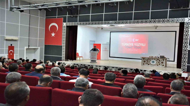 Malatya’da, ”Türkiye Yüzyılı Maarif Modeli” müfredatı hakkında bilgilendirme toplantısı