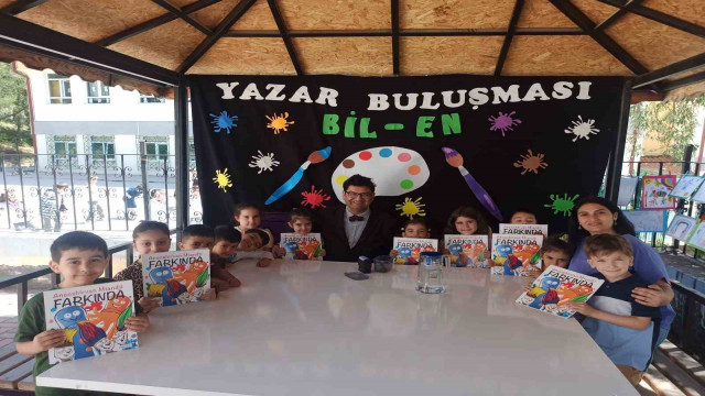 Minik öğrenciler ’Yazar Buluşmasında’ imzalı kitapların sahibi oldu