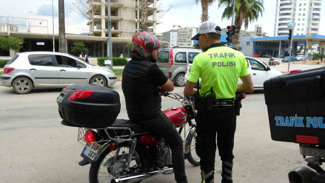 Motosiklet sürücüleri kural tanımayan motosikletlilerden rahatsız