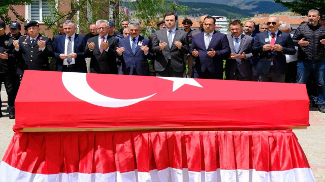 Nazillili şehit polisin cenazesi memleketine uğurlandı