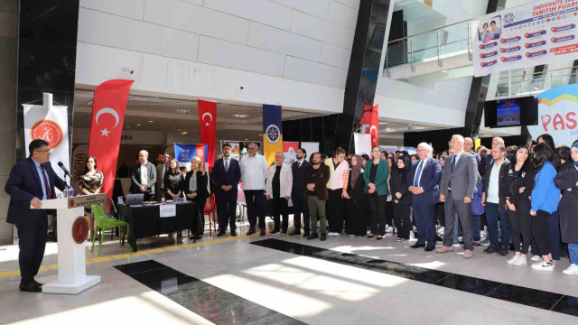 NEVÜ ev sahipliğinde düzenlenen ‘Üniversite Tanıtım Fuarı’na yoğun ilgi