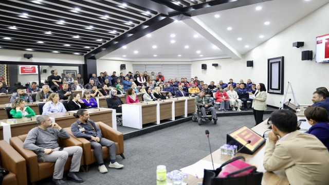 Niğde’de Belediye Personeline “Diksiyon Ve Etkili İletişim” Semineri