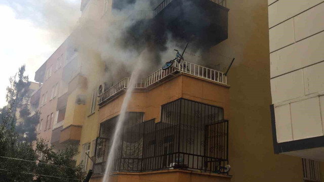 Şanlıurfa’da yangında binada mahsur kalan 8 kişiyi itfaiye kurtardı