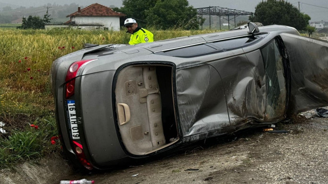 Sarıgöl’de trafik kazası: 3 yaralı