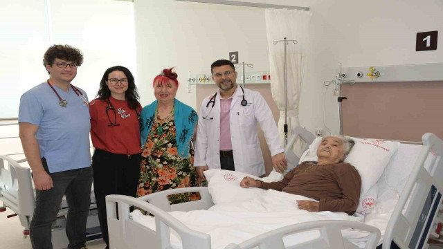 Şehir Hastanesi’nde ’’TAVI’’ girişimsel tedavi yöntemi ile hastanın kalbine yeni bir kalp kapağı yerleştirildi