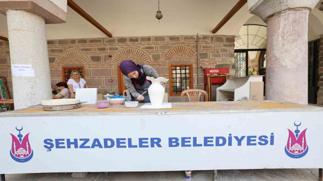 Şehzadeler’in kadınları el emeklerini sanata dönüştürüyor