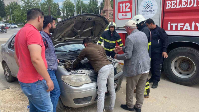 Seyir halindeki otomobil alev aldı