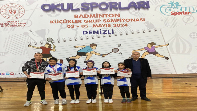 Sinanpaşalı öğrenciler badmintonda bölge şampiyonu oldu