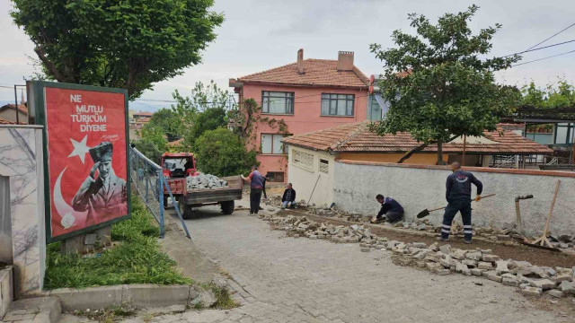 Sındırgı’da park, bahçe ve mesire alanlarında bahar temizliği