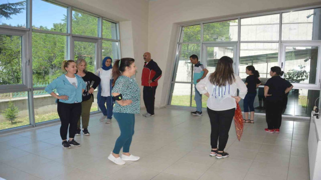 Tokat’ta halk oyunlarıyla stres atıp spor yapıyorlar