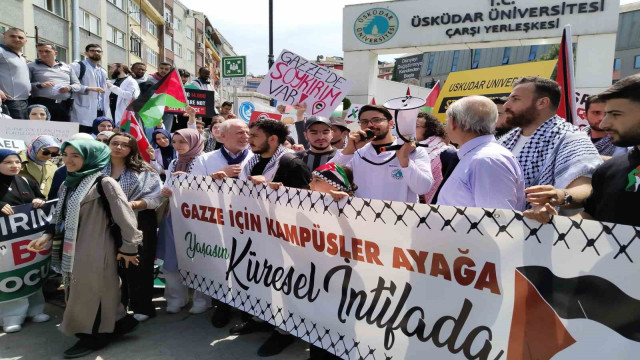 Üsküdar Üniversitesi öğrencilerinden Gazze’ye destek yürüyüşü