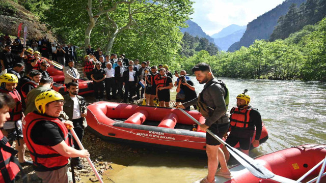 Zamantı Irmağı’ndaki “rafting” yarışının startı verildi