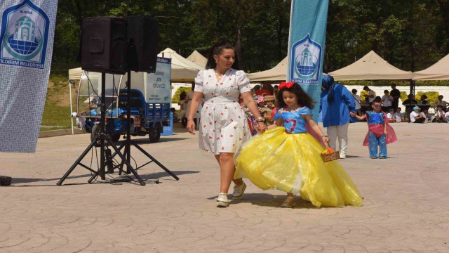 Anaokulu öğrencilerinin sıfır atık defilesi göz kamaştırdı