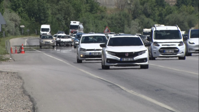 Ankara-Samsun karayolunda bayram dönüşü trafiği