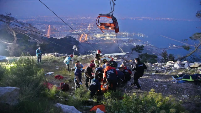 Antalya'da 12 kişinin yargılandığı teleferik kazasının ilk duruşması başladı