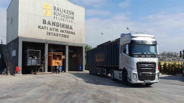 Balıkesir’de bayram tatilinde 15 bin ton çöp toplandı