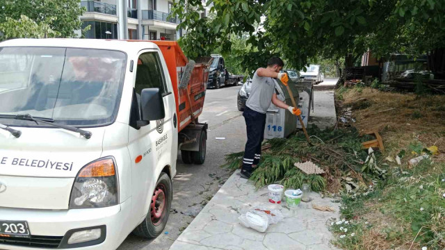 Başiskele’de işlek caddeler su tankerleriyle yıkanıyor