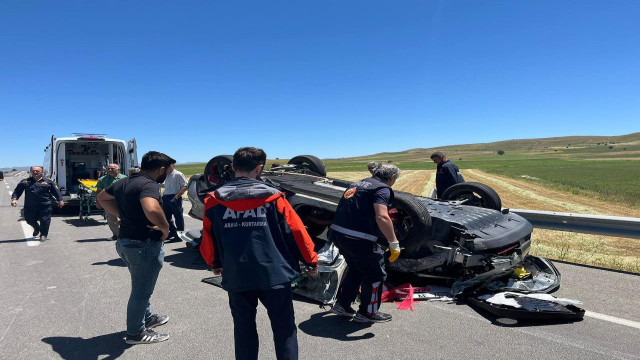 Bayburt’ta gelin arabası ile traktör çarpıştı: 7 yaralı