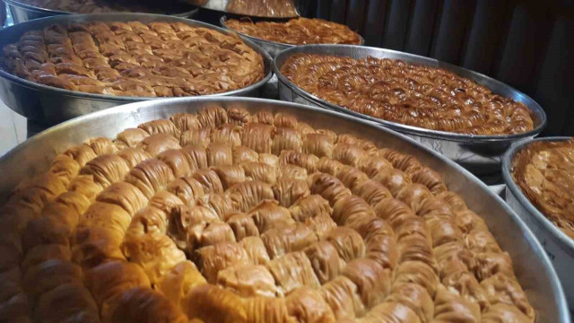 Beypazarı’nın eşsiz lezzetleri 80 katlı baklava ve kurusuna yoğun ilgi