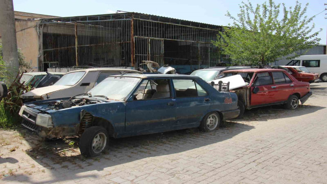 Bir zamanın efsane araçları hurdalıkta hayat buluyor