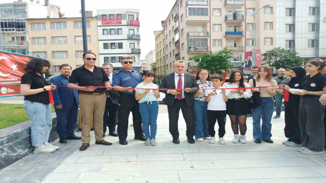 Bozüyük’te ”Çocukların Gözünden Hayat” temalı karma resim sergisi açıldı