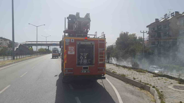 Burdur’da evinin yanında çıkan yangına müdahale ederken kalp krizi geçirip hayatını kaybetti