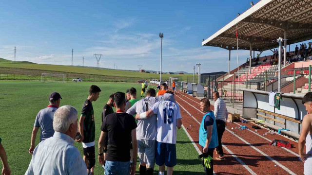 Çorum’da sıcaktan bayılan 2 futbolcu hastanelik oldu