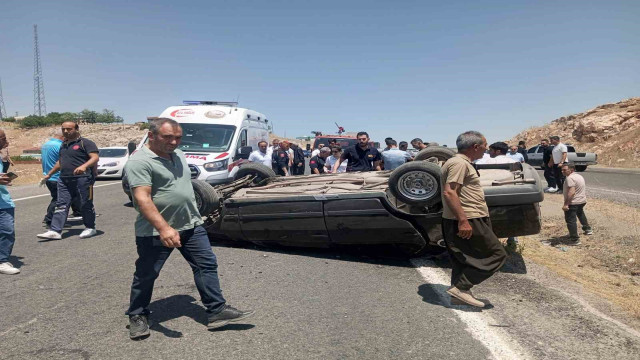 Diyarbakır’da kontrolden çıkan otomobil takla attı: 1 yaralı