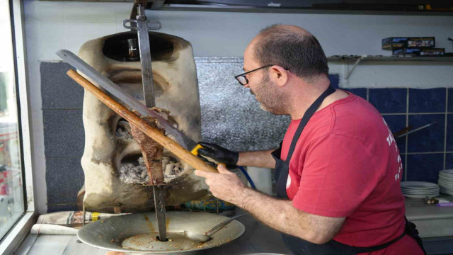 Döner tartışmasına Kastamonulu 4. kuşak döner ustasından cevap: ”Kulvarlarımız çok farklı, kendilerini bizlerle kıyaslamaları anlamsız”