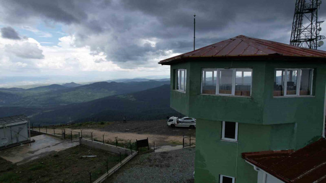 Duman avcıları 2 bin rakımda yangın nöbetinde